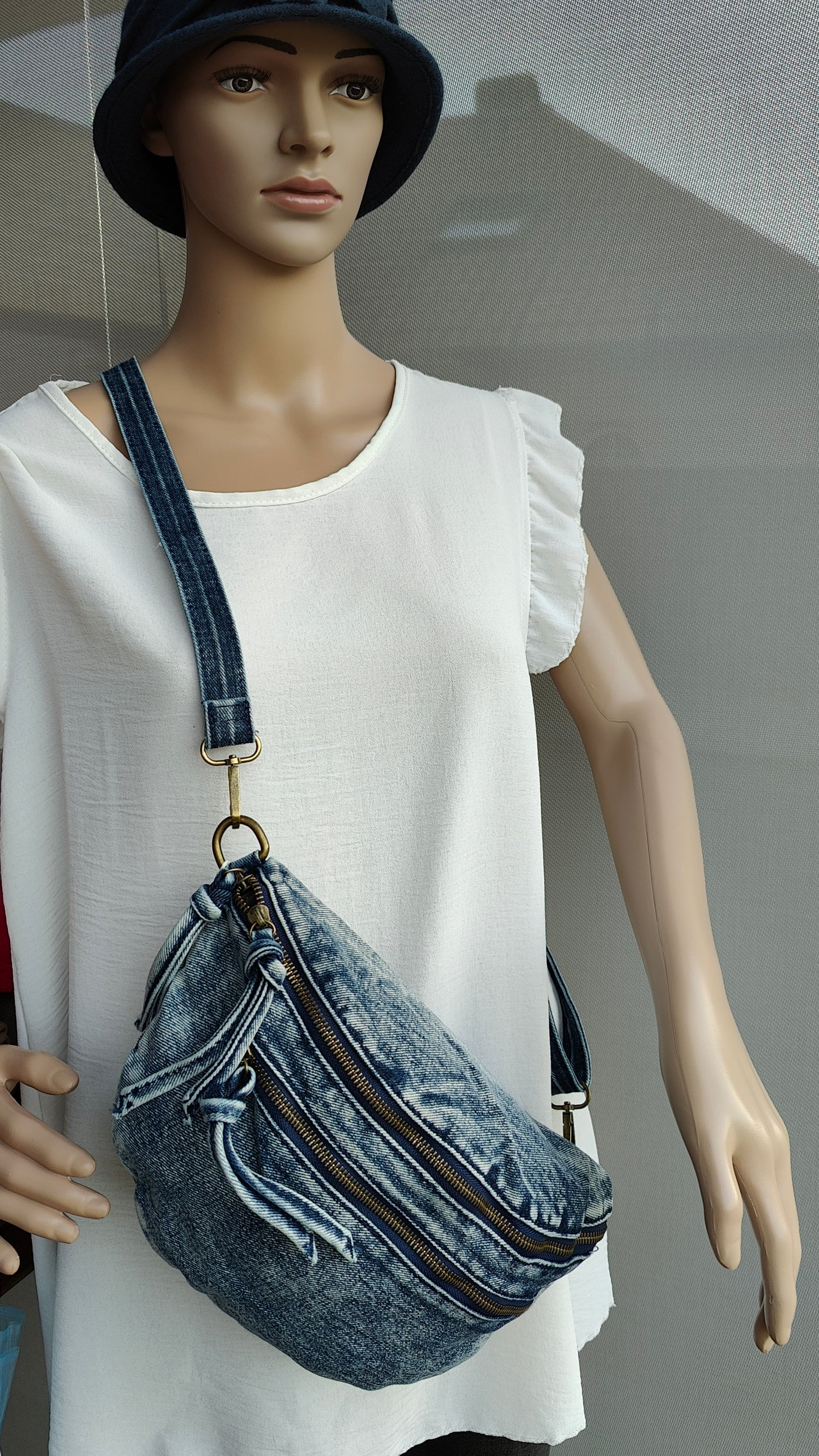 Jeans crossbody maat L