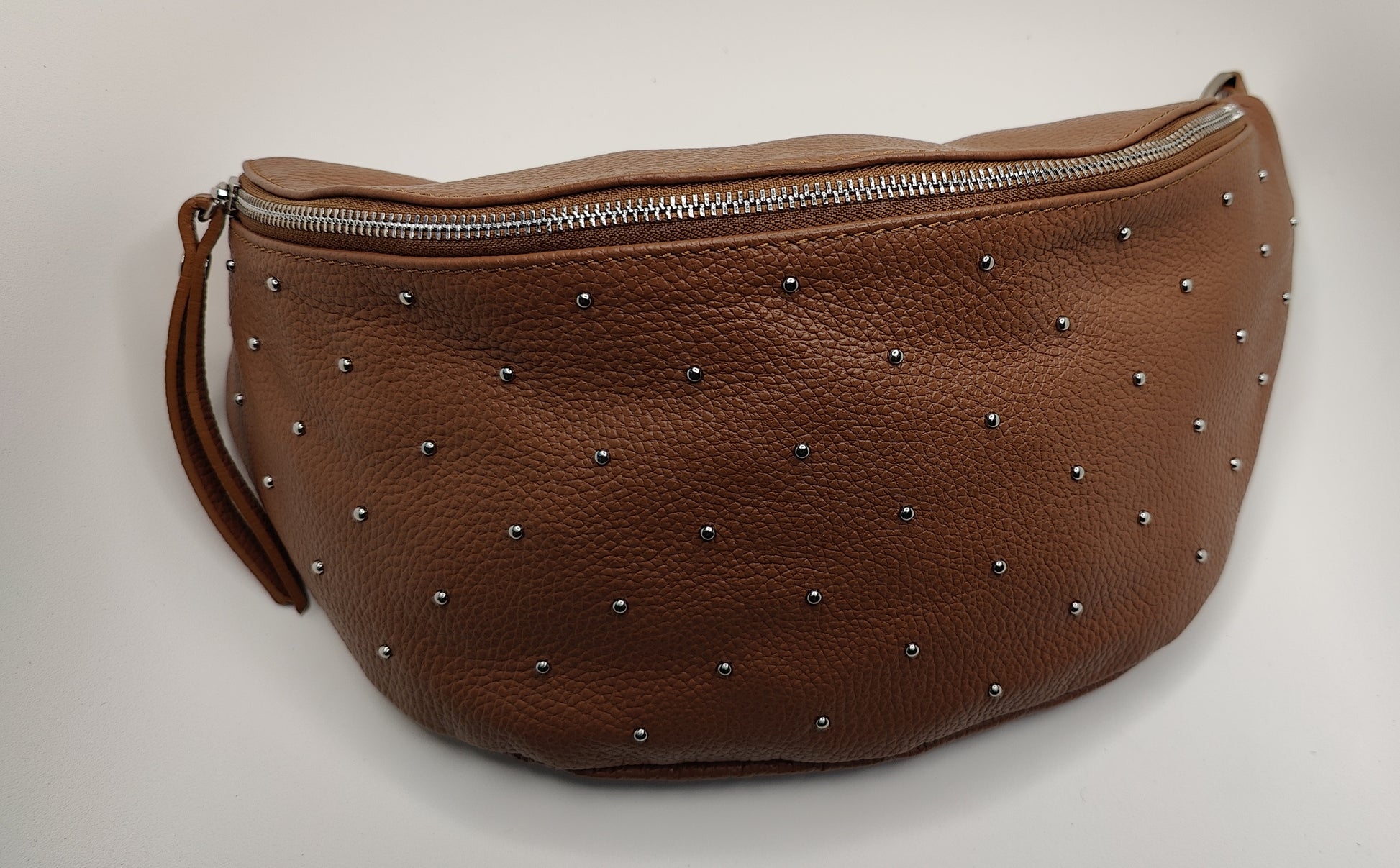 Crossbody Heuptas XL camel met studs